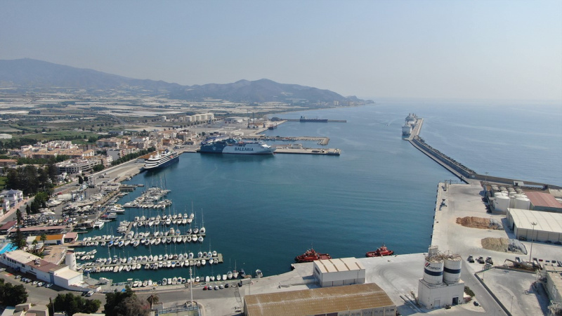 El Puerto de Motril trabaja en ampliar sus líneas regulares de pasajeros para - Noticia Puerto de Motril